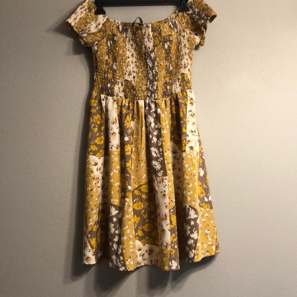 Cap sleeve dress by Simplee.  Size XL. New with tags!